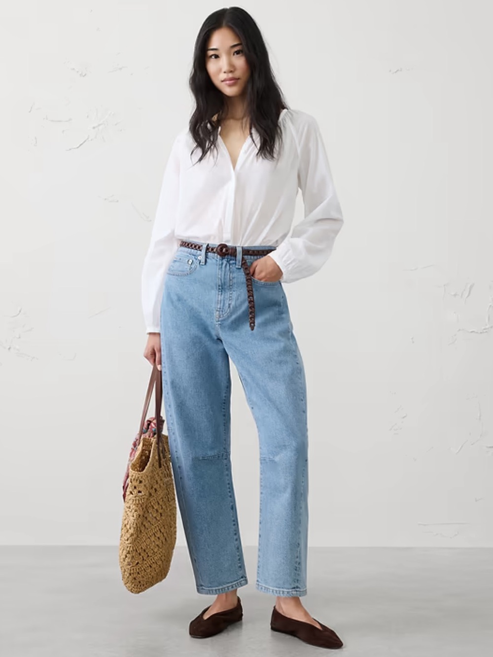 Banana Republic Factory Barrel Leg Mid Rise Jean Light Wash Denim Size 24 / 00